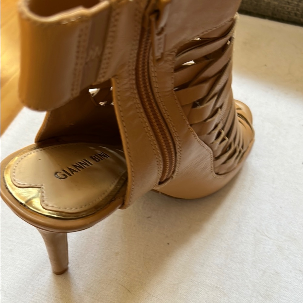 Gianni Bini Tan Stiletto Heels Elegant Pumps